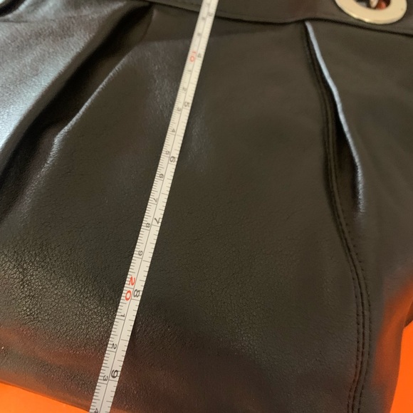 Coach “Ashley Leather Pleated Hippie Bag”Leather Purse Like New condition ❤️ - Picture 8 of 9